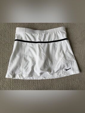 Nike White Performance Tennis Skort with Subtle Logo